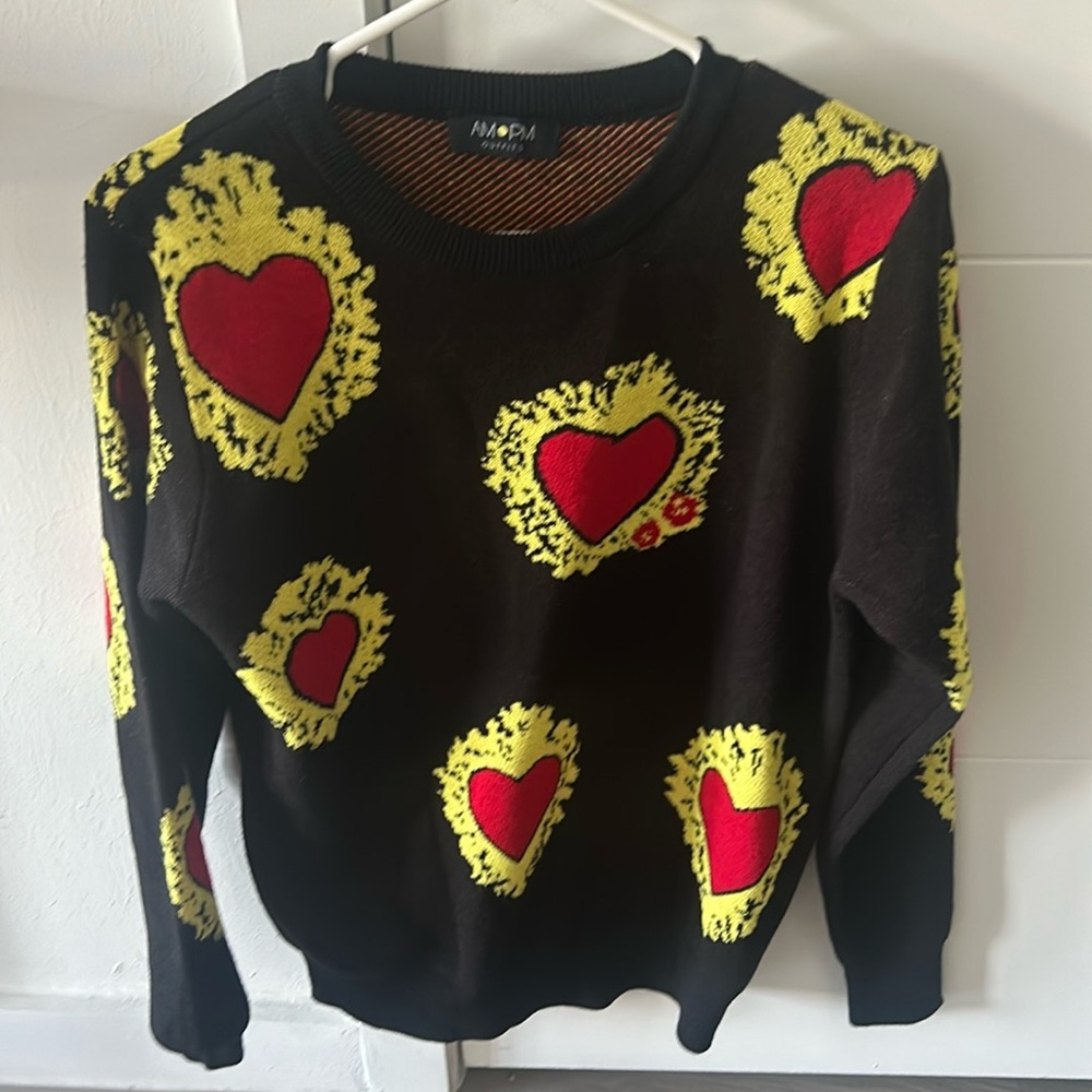 Heart sweater New!! One size